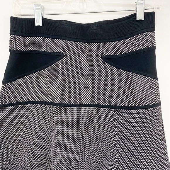 ALC Black White Geometric Knit Bodycon Mini-Skirt Size Large - Picture 4 of 8